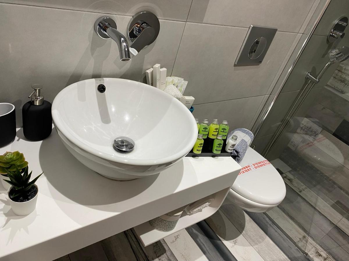 V-suites Apartment